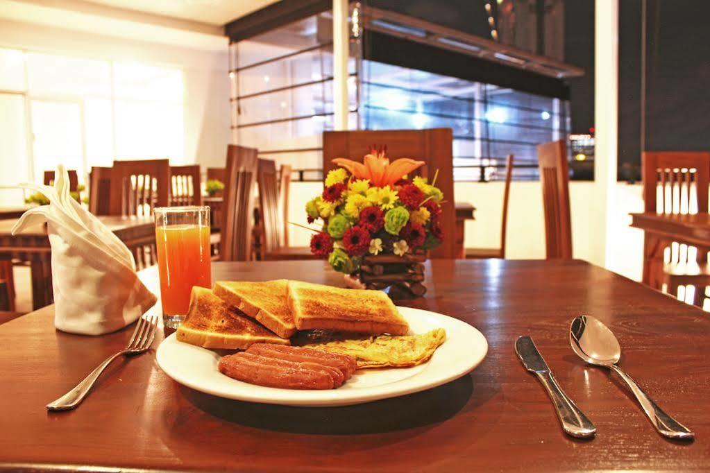 Thilhara Days Inn 콜롬보 외부 사진